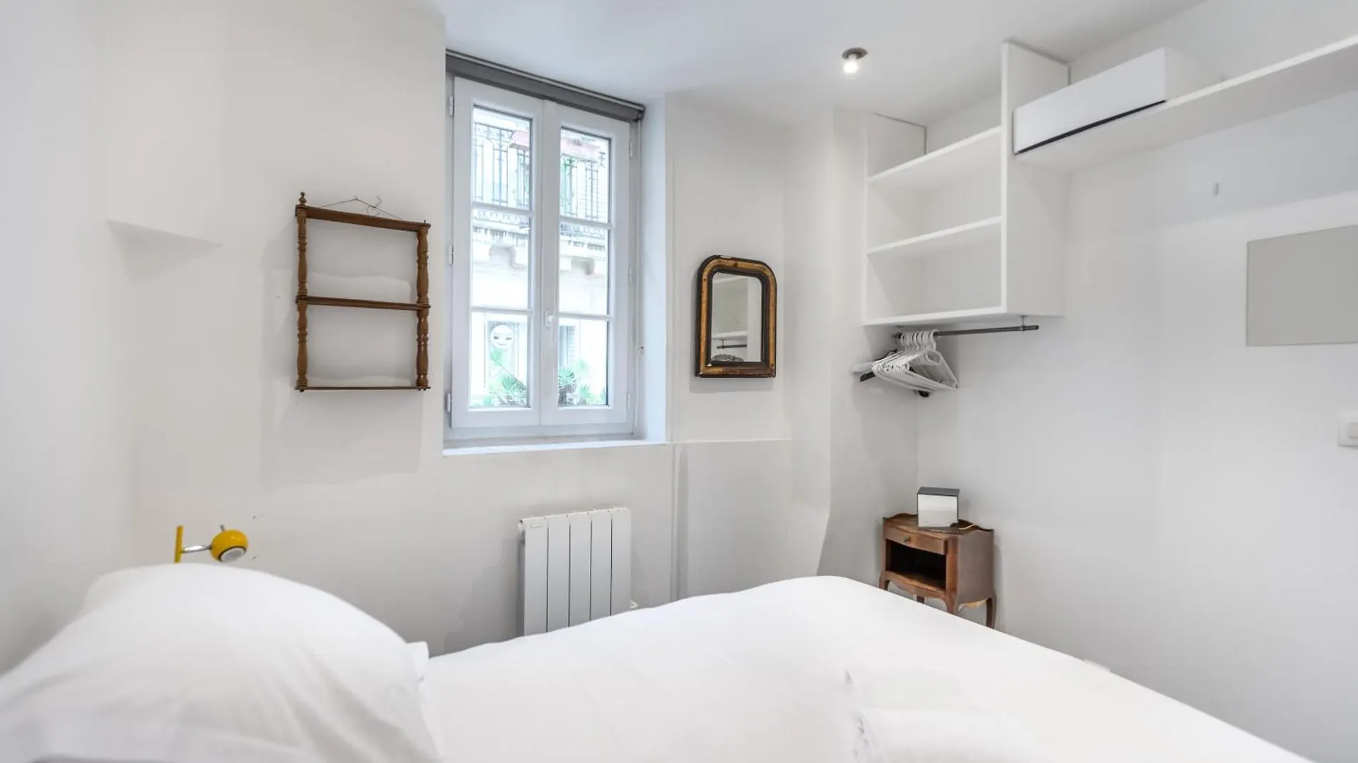 Trendy Paris Flat 2 Bedroom With Rooftop Views 0*,