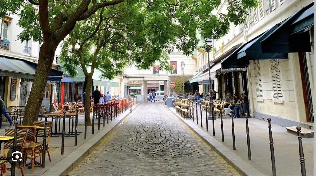 Trendy Paris Flat 2 Bedroom With Rooftop Views לינה וארוחת בוקר